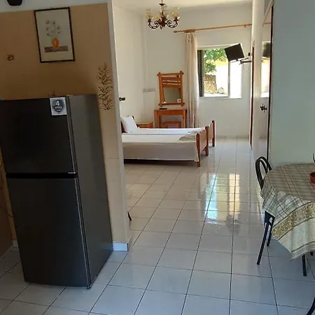 Gina Inn 2*