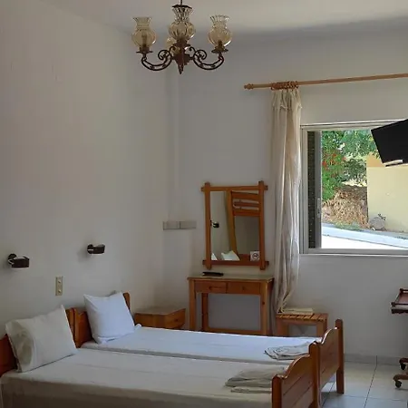 Gina Penzion Méthana