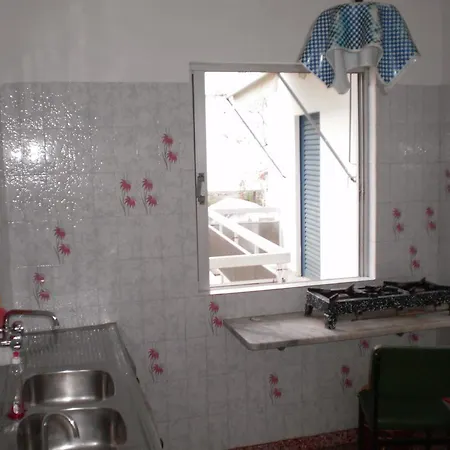 Inn Gina Methana